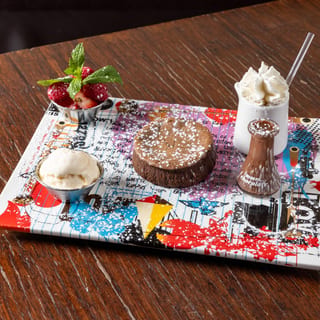 Melting Chocolate Heart Cake & Shake